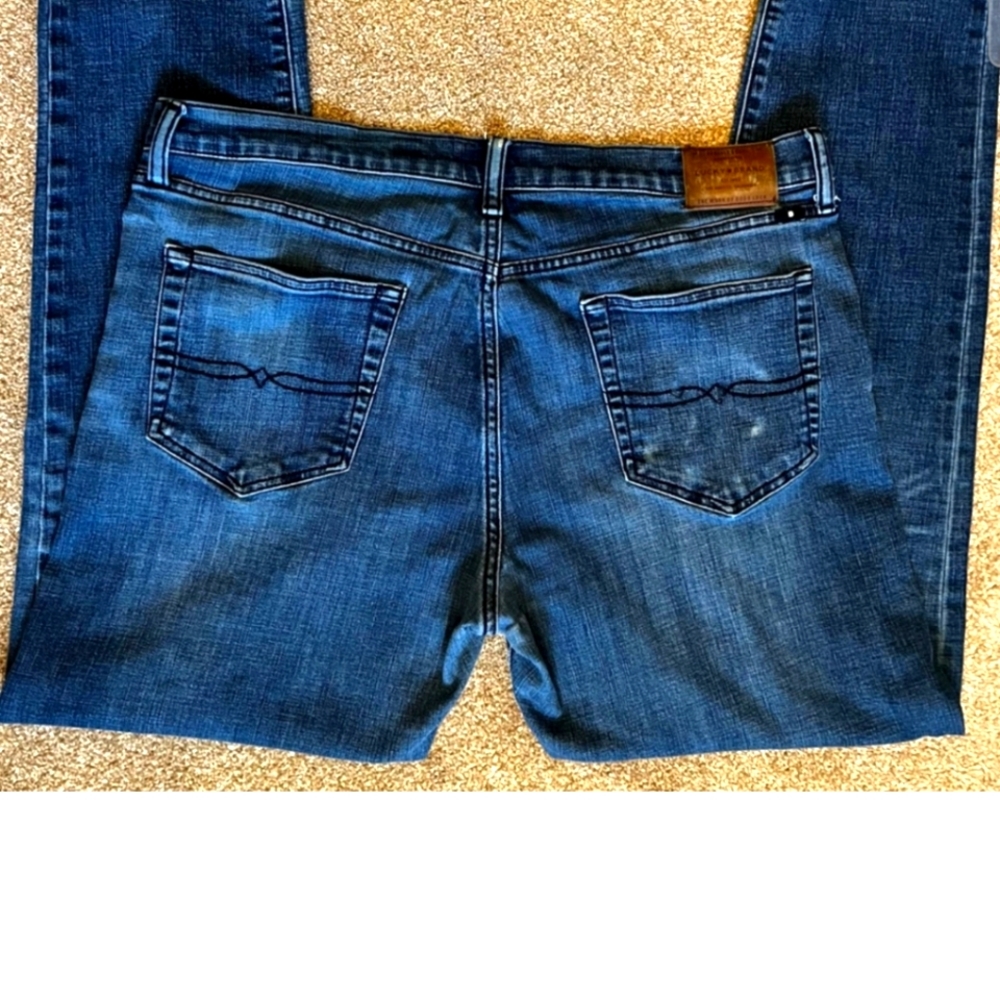 Gently  used  38x32 lucky 121 slim fit jeans